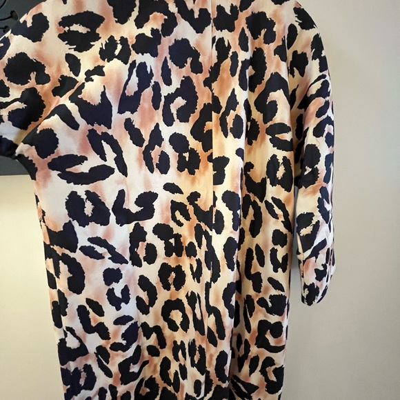 Leopard print trench coat statement piece. Fully lined. Jacket indoor/outerwear - Picture 3 of 8